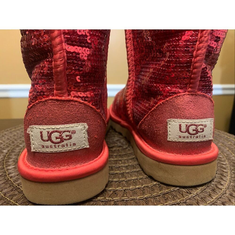 UGG CLASSIC SPARKLE SEQUIN RED LIMITED HOLIDAY EDITION WOMEN SIZE 6 RARE 🔥 - Picture 6 of 10